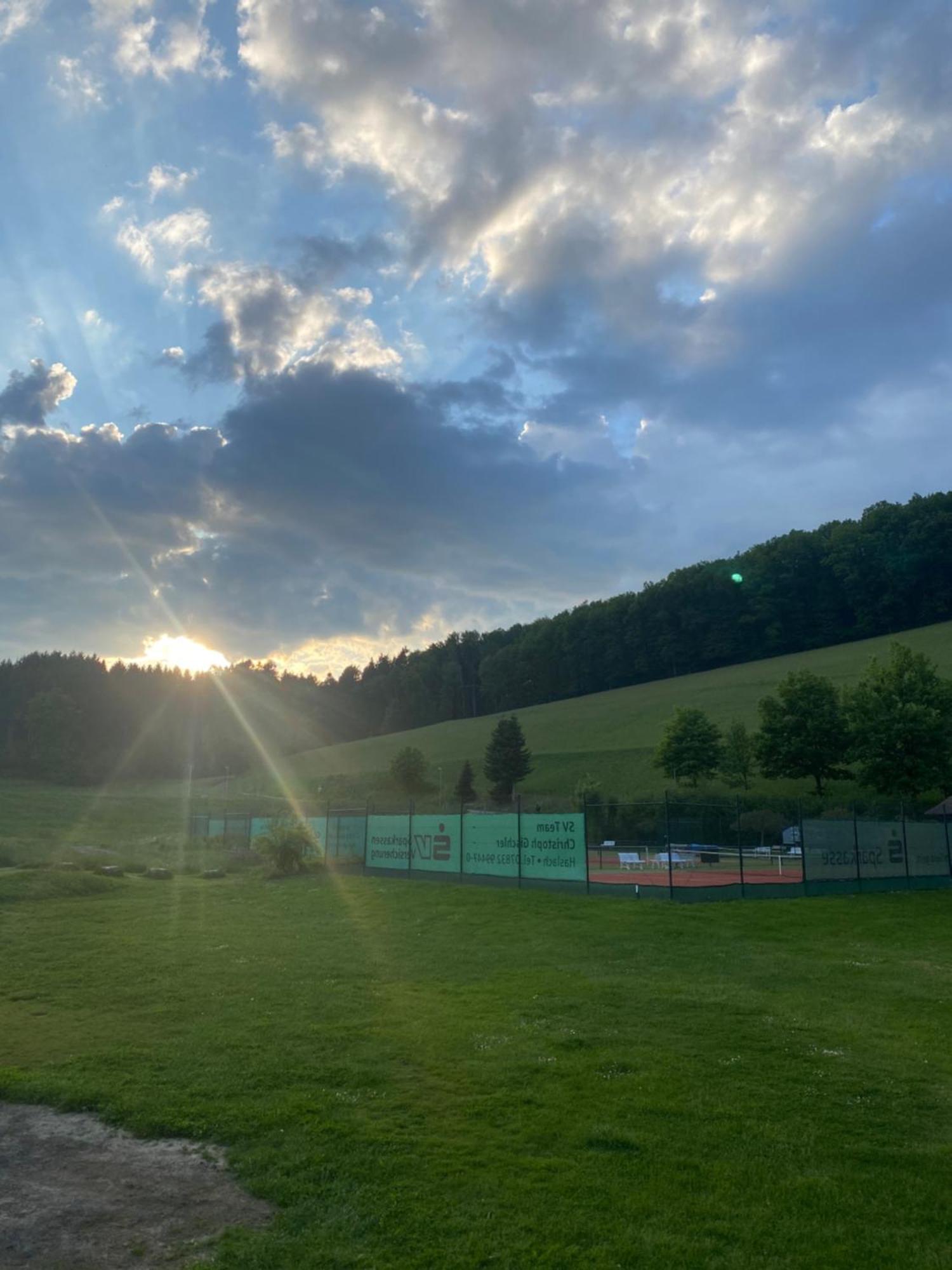 S-Chalet Camping Mit Comfort Im Schwarzwald Steinach  外观 照片